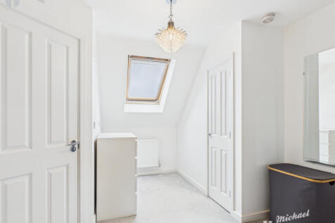 CAM03218G0-PR0793-STILL003