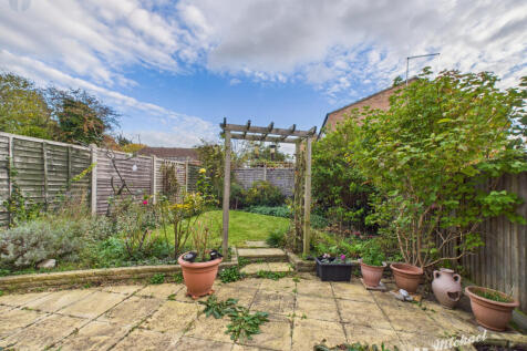 CAM03218G0-PR0812-STILL013