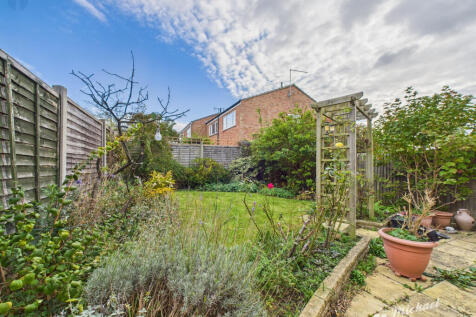 CAM03218G0-PR0812-STILL010