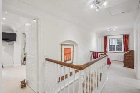 First Floor Landng