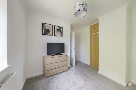 Bedroom 2 TV Barrington.png