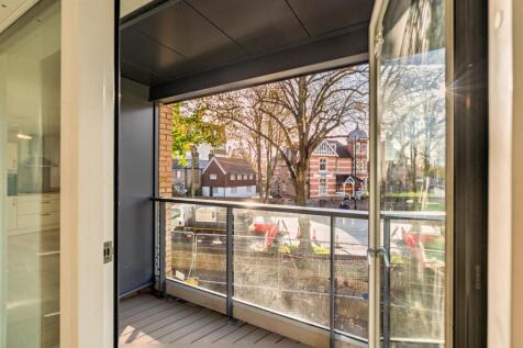 Plot 9 Lindfield Place Final-15.jpg