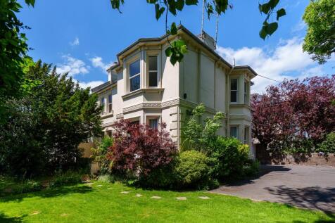 Flat 5, 38 Shelley Road-3.jpg