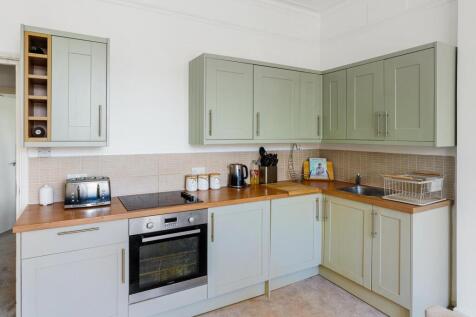 Flat 5, 38 Shelley Road-6.jpg