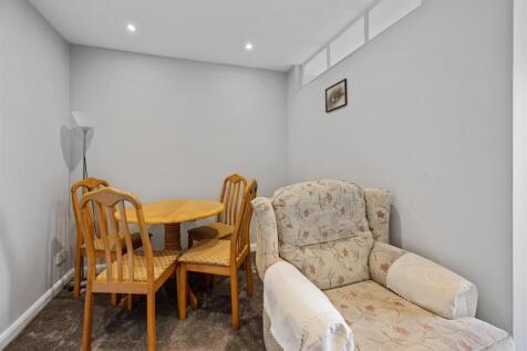 Sitting/Dining Room