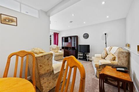 Sitting/Dining Room