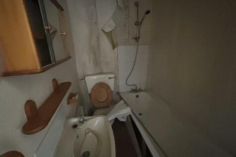 FLAT 4