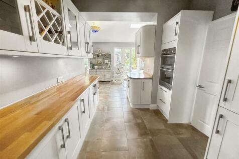 Kitchen/family room