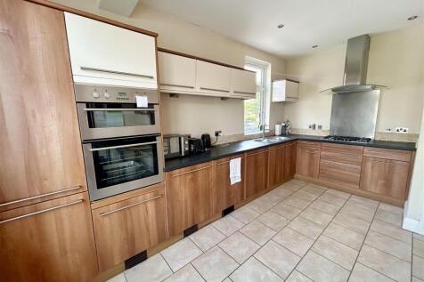 Kitchen breakfast room