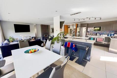 Lounge/diner/kitchen