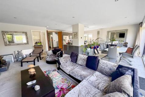 Lounge/diner/kitchen