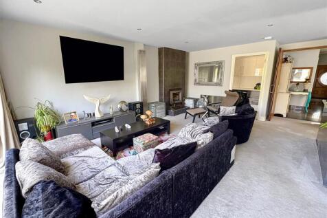 Lounge/diner/kitchen