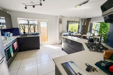 Lounge/diner/kitchen