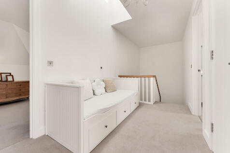 2nd Floor Landing