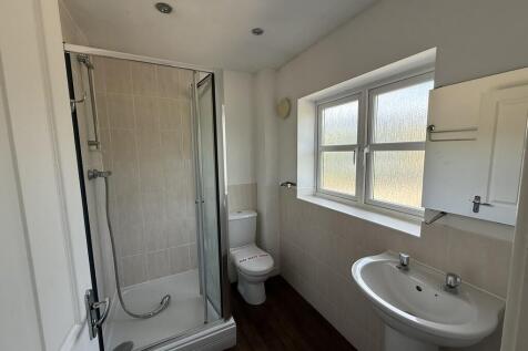 Bedroom 2 Ensuite