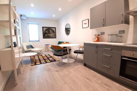 Kitchen / Living ...