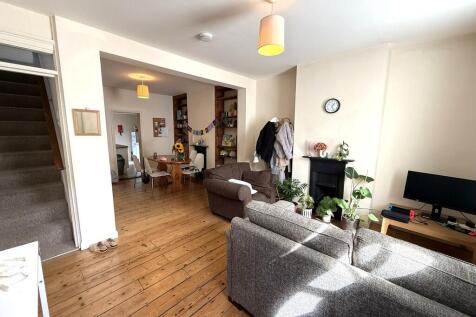 Living / Dining R...
