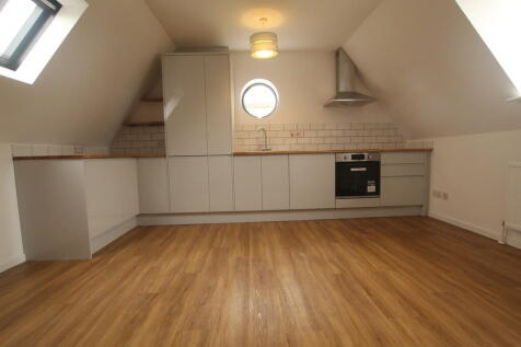 Living Room / Kit...