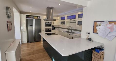 Kitchen Family Room