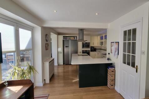 Kitchen Family Room