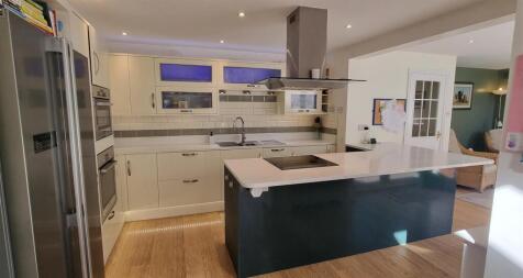 Kitchen Family Room