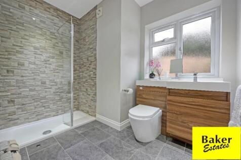 G floor bathroom