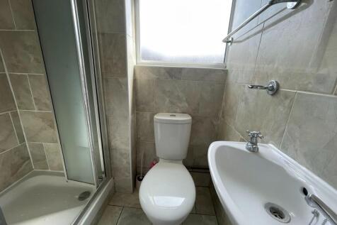 Downstairs shower
