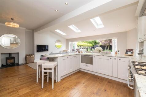 Kitchen Family Room