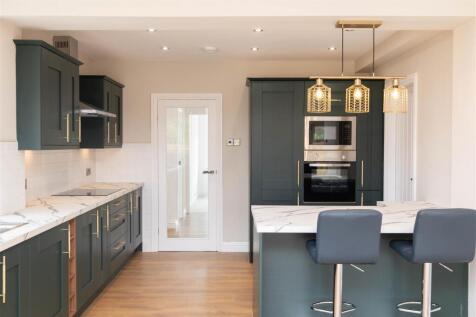Kitchen/Living Area