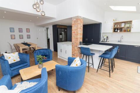 Kitchen/Family Room