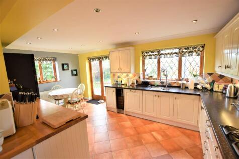 KITCHEN BREAKFAST ROOM