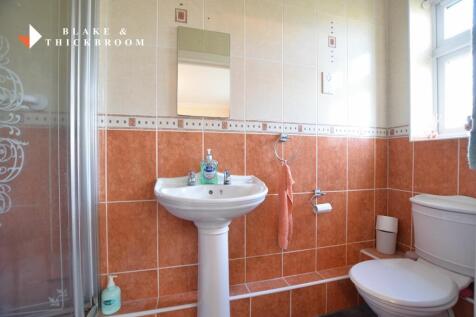 EN SUITE SHOWER ROOM