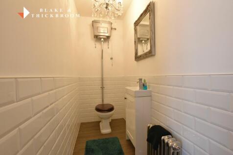 GROUND FLOOR CLOAKROOM