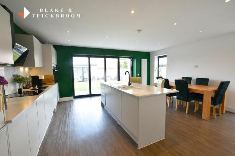 KITCHEN / DINER/  FAMILY ROOM