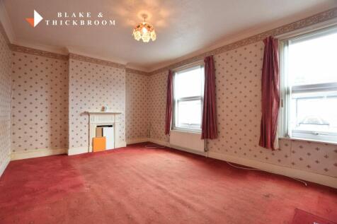 FIRST FLOOR: BEDROOM ONE