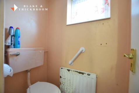 GROUND FLOOR CLOAKROOM