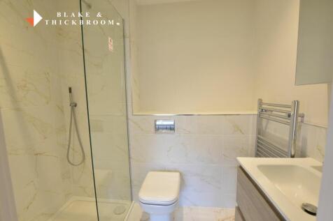 ENSUITE SHOWER ROOM