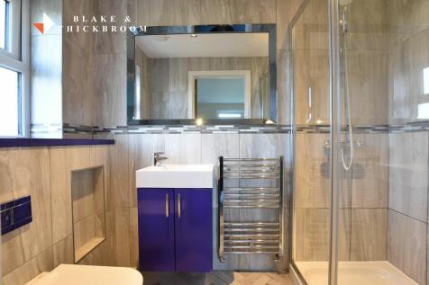 ENSUITE SHOWER ROOM