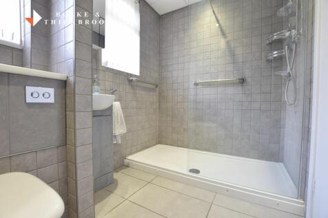 GROUND FLOOR SHOWER ROOM