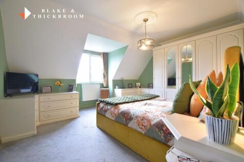 FIRST FLOOR: BEDROOM ONE