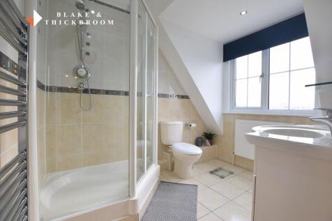 ENSUITE SHOWER ROOM