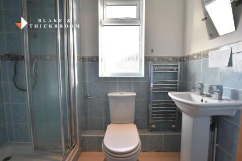 EN SUITE SHOWER ROOM