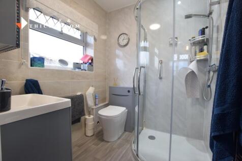 EN SUITE SHOWER ROOM