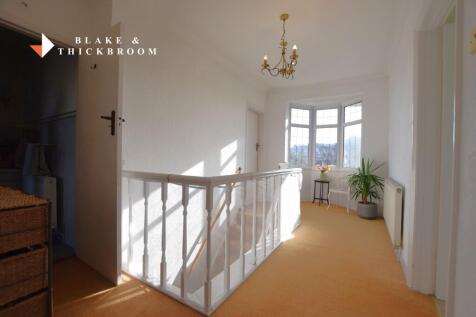 GALLERIED LANDING