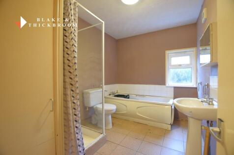 GROUND FLOOR BATHROOM