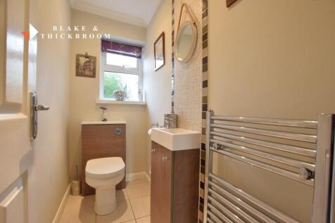 GROUND FLOOR CLOAKROOM