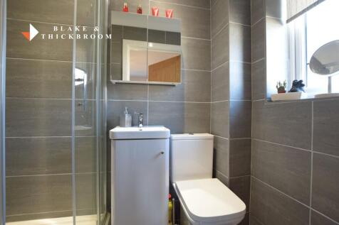 EN SUITE SHOWER ROOM