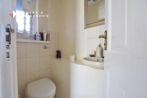 GROUND FLOOR CLOAKROOM