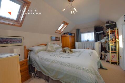 FIRST FLOOR: BEDROOM ONE