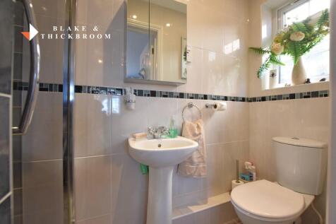 EN SUITE SHOWER ROOM